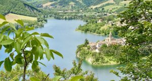Il lago di Mercatale, Sassocorvaro. Credit Marche Turismo, Le Marche di Urbino