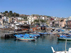 Le port d'Aci Trezza, Sicile. Auteur et Copyright Marco Ramerini