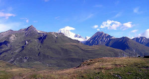 Paysage de montagne du Petit-Saint-Bernard en direction du Mont Blanc, Val d'Aoste. Auteur et Copyright Marco Ramerini