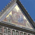 Il timpano centrale dov'è rappresentata la scena dell'Incoronazione, Duomo di Orvieto. Autore e Copyright Marco Ramerini