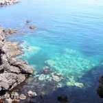 Il mare di Aci Castello, Sicilia. Autore e Copyright Marco Ramerini.