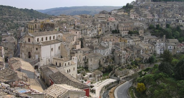 Panorama, Ragusa, Sicilia. Autore e Copyright Marco Ramerini
