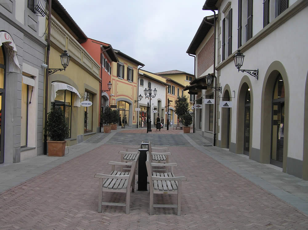 Barberino Designer Outlet, Barberino del Mugello, Firenze. Autore e Copyright Marco Ramerini..